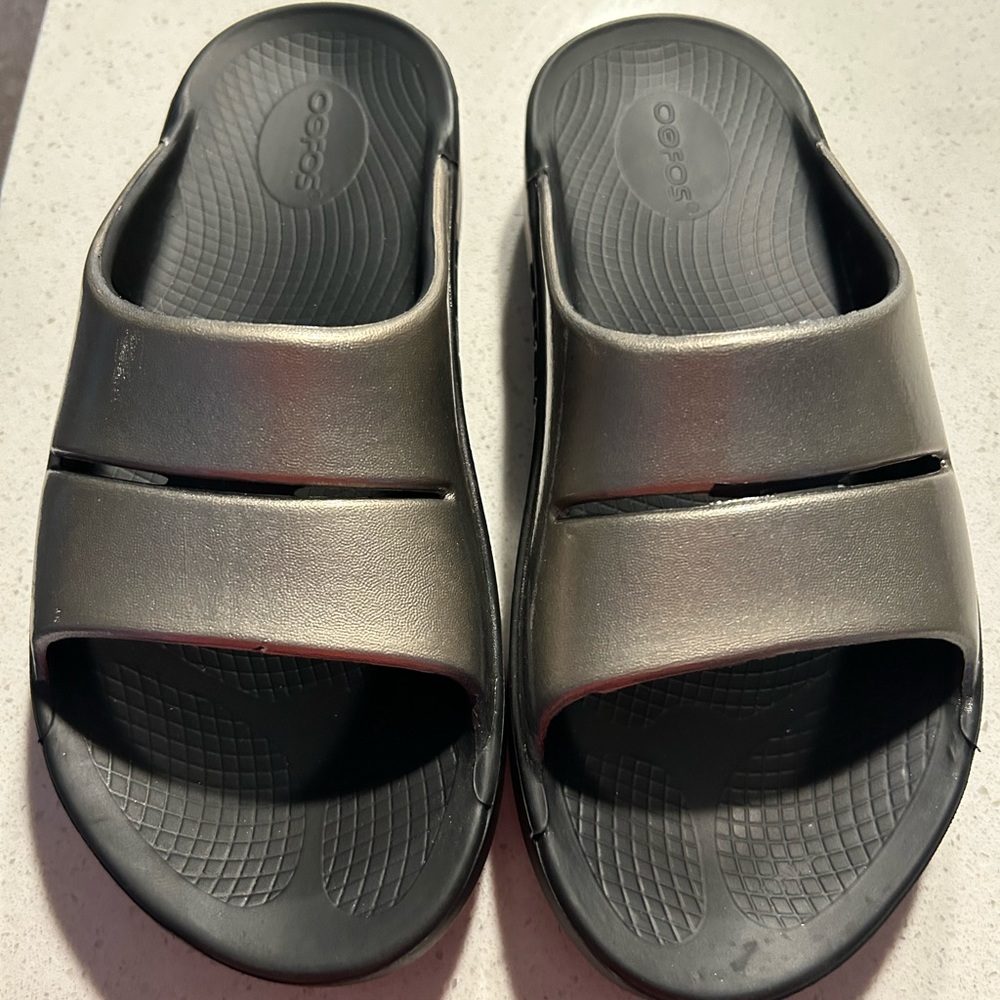 NWOT OOFOS Slide